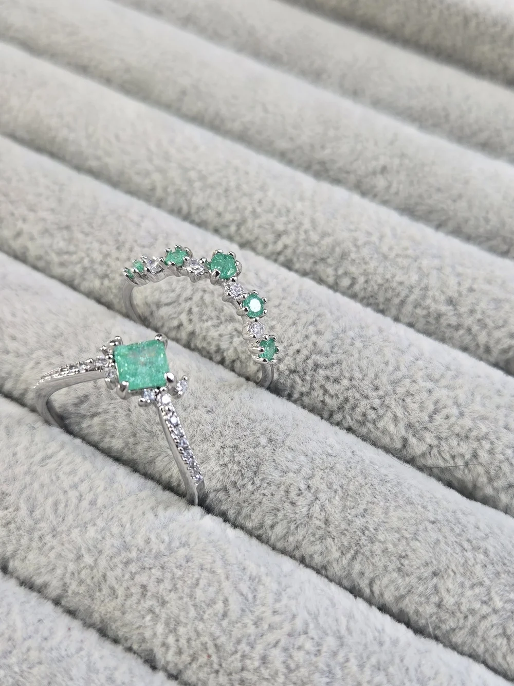 Size 8 Two Piece Teal Ice Crystal Rhodium Plated Bomb Party Ring